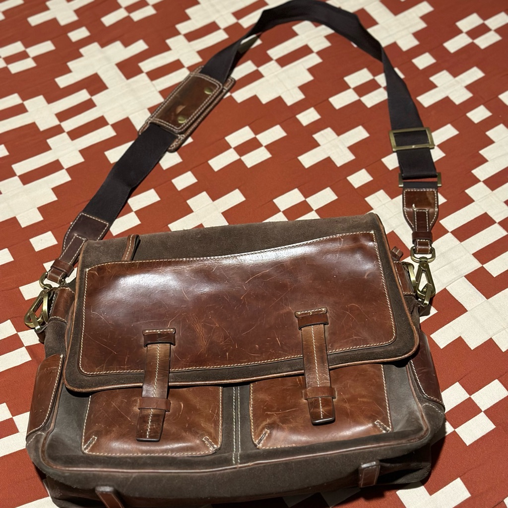 Fossil 54 Brand Messenger Bag